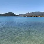 Aparthotel Kostas *