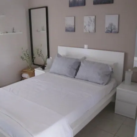 Kostas Aparthotel *
