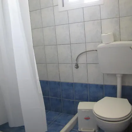 Kostas Aparthotel *